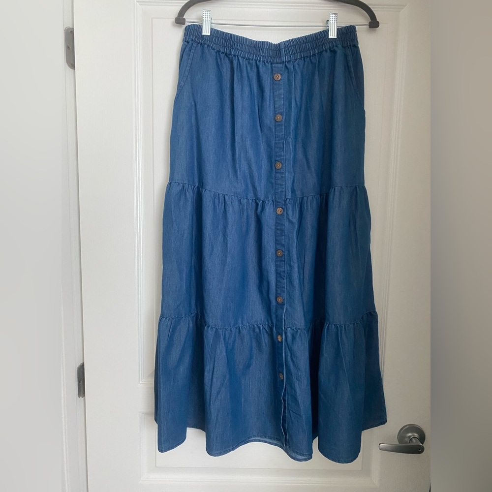 Elegant Blue Tiered Denim Skirt